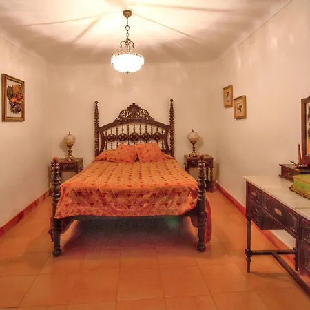 Charming House In With Shared Pool * Porto de Mós