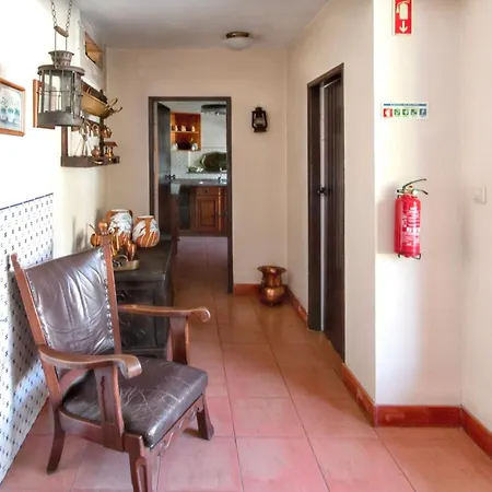 Charming House In With Shared Pool Сasa de vacaciones